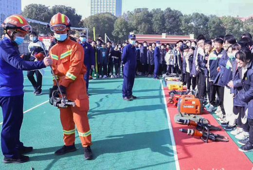 消防疏散演练进校园